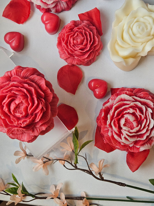Love in Full Bloom Flower Scented Candle